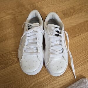 Puma cali girls sneakers sz 3.5